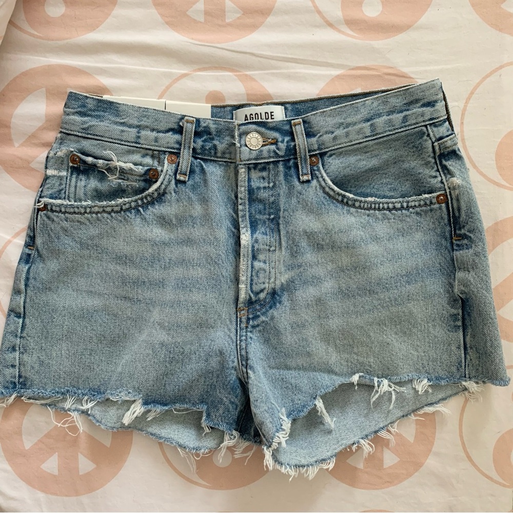 🌜NEW AGOLDE Parker Vintage Cut Off Short in Encore - Picture 2 of 9